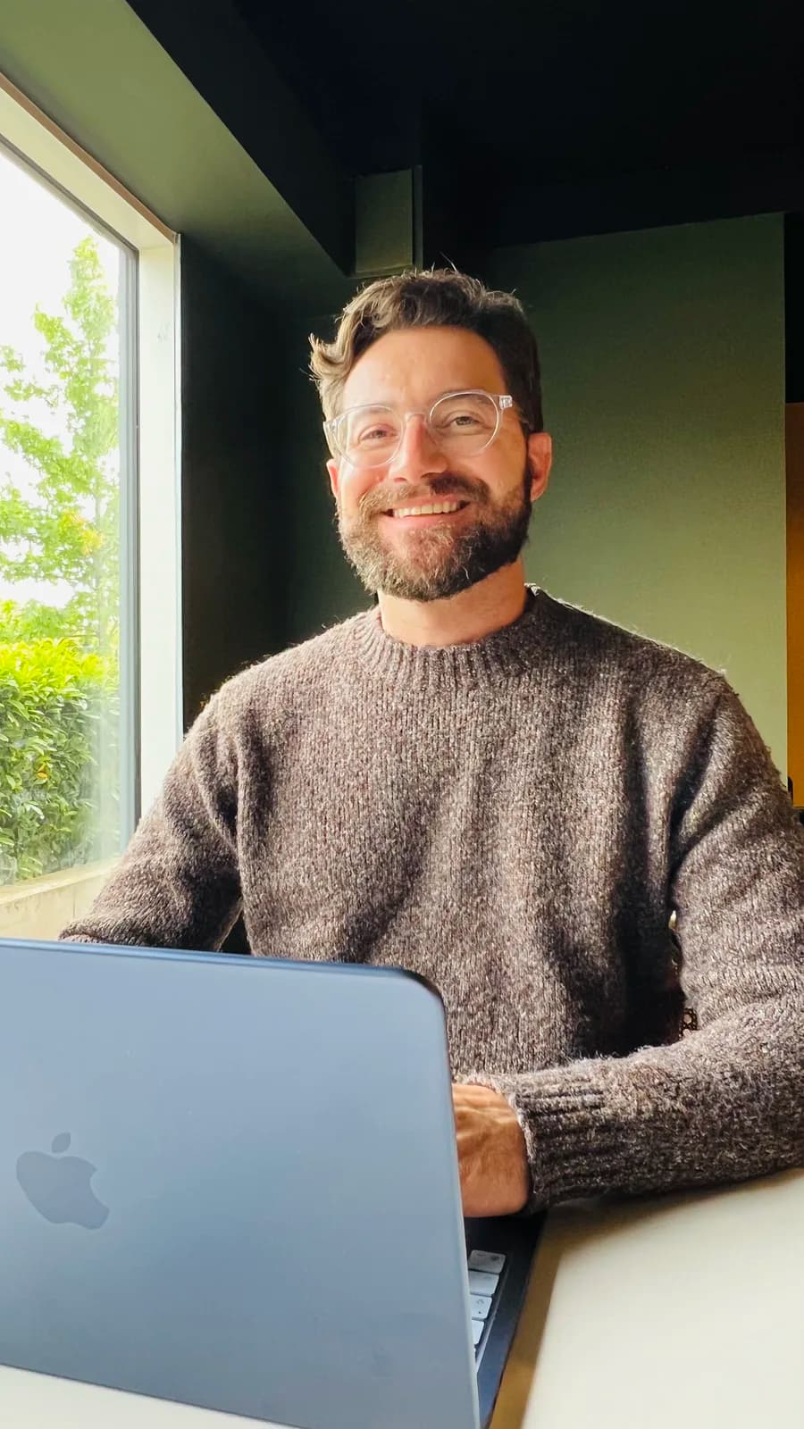 Israú Lima in his therapy space